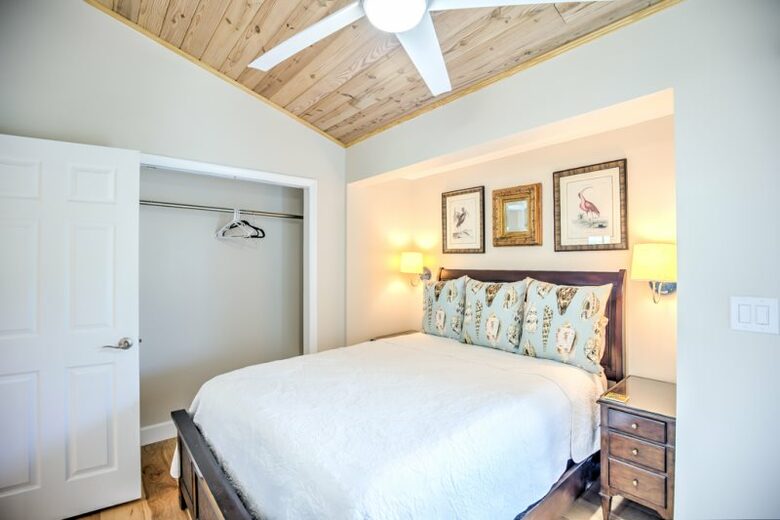 Oceanfront Luxury Lodge and Cottage - Marathon, Florida