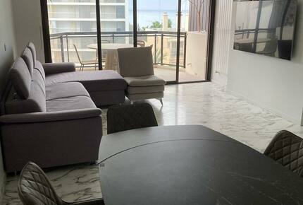 Fantastic apartment steps from Promenade La Croisette - Cannes, France