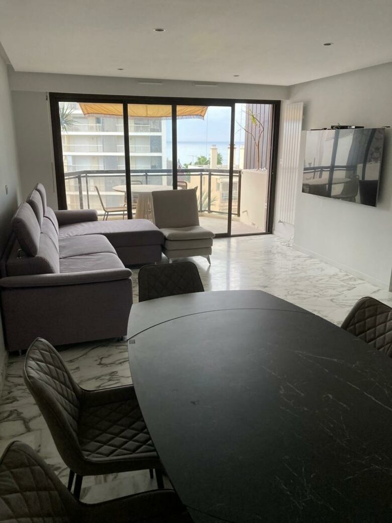 Fantastic apartment steps from Promenade La Croisette - Cannes, France