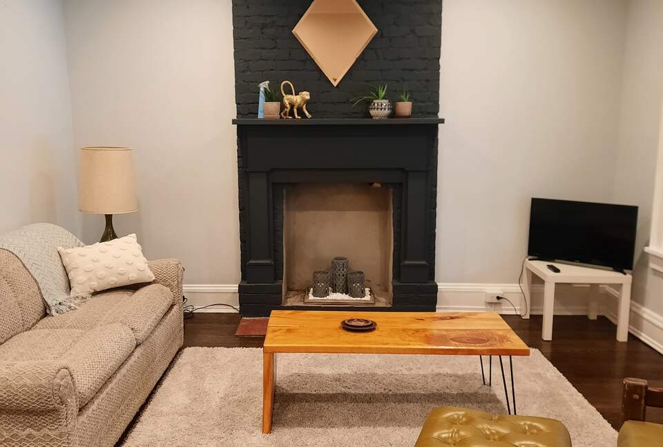 Charming Townhouse in Richmond's Fan District - Walker's Paradise! - Richmond, Virginia