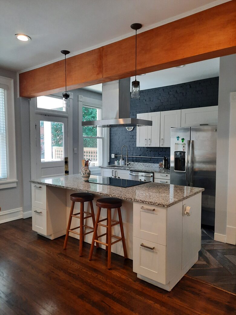 Charming Townhouse in Richmond's Fan District - Walker's Paradise! - Richmond, Virginia