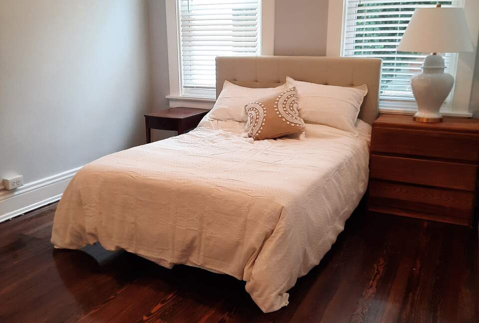 Charming Townhouse in Richmond's Fan District - Walker's Paradise! - Richmond, Virginia