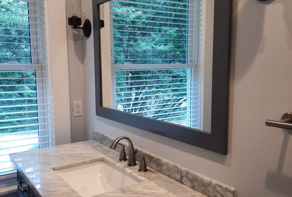 Charming Townhouse in Richmond's Fan District - Walker's Paradise! - Richmond, Virginia