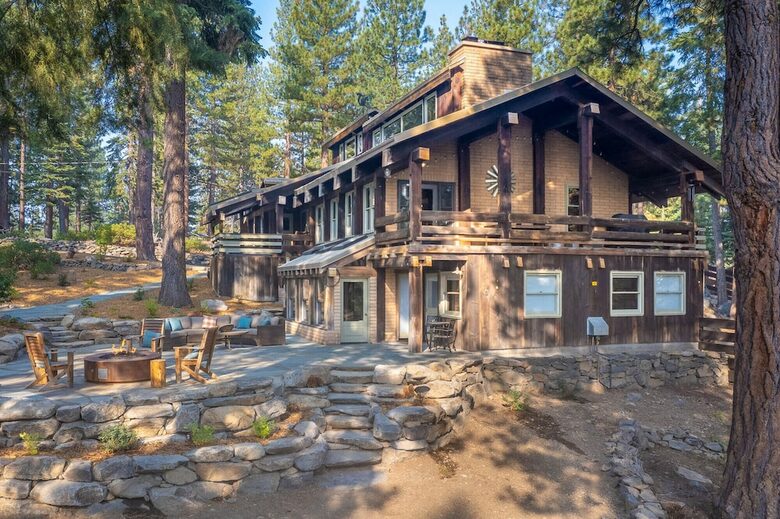 Quintessential Mountain Chalet On 10 Acres - Truckee, California