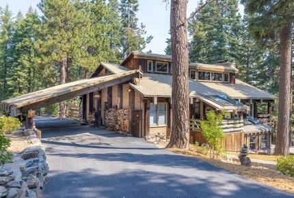 Quintessential Mountain Chalet On 10 Acres - Truckee, California