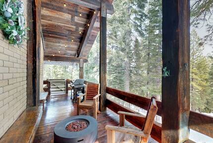 Quintessential Mountain Chalet On 10 Acres - Truckee, California
