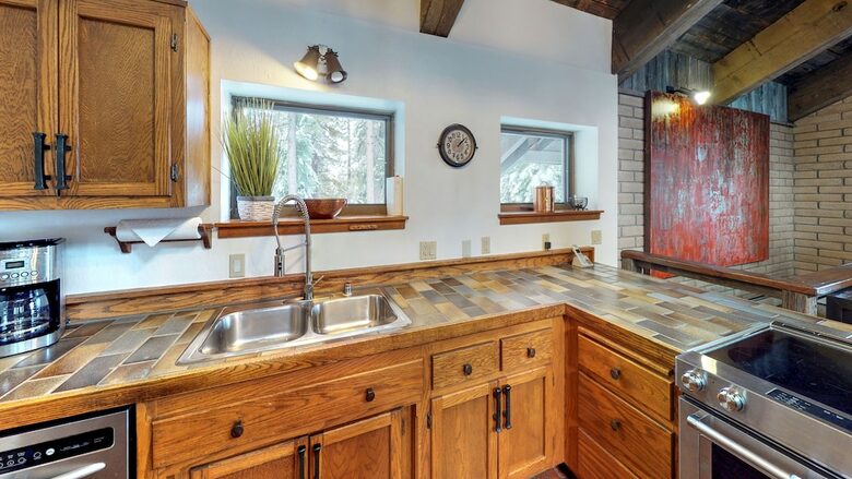 Quintessential Mountain Chalet On 10 Acres - Truckee, California