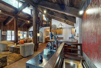 Quintessential Mountain Chalet On 10 Acres - Truckee, California