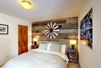 Quintessential Mountain Chalet On 10 Acres - Truckee, California