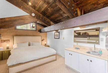 Quintessential Mountain Chalet On 10 Acres - Truckee, California