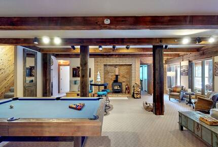 Quintessential Mountain Chalet On 10 Acres - Truckee, California