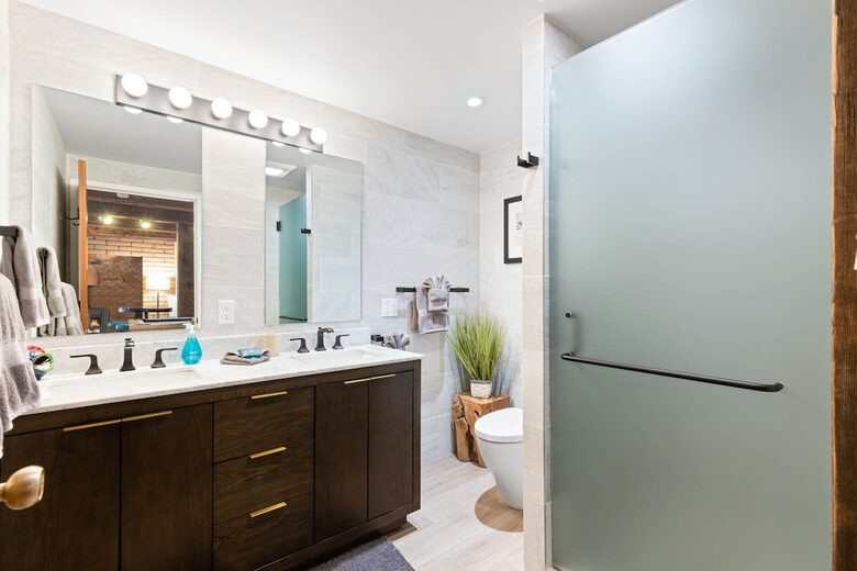 Quintessential Mountain Chalet On 10 Acres - Truckee, California