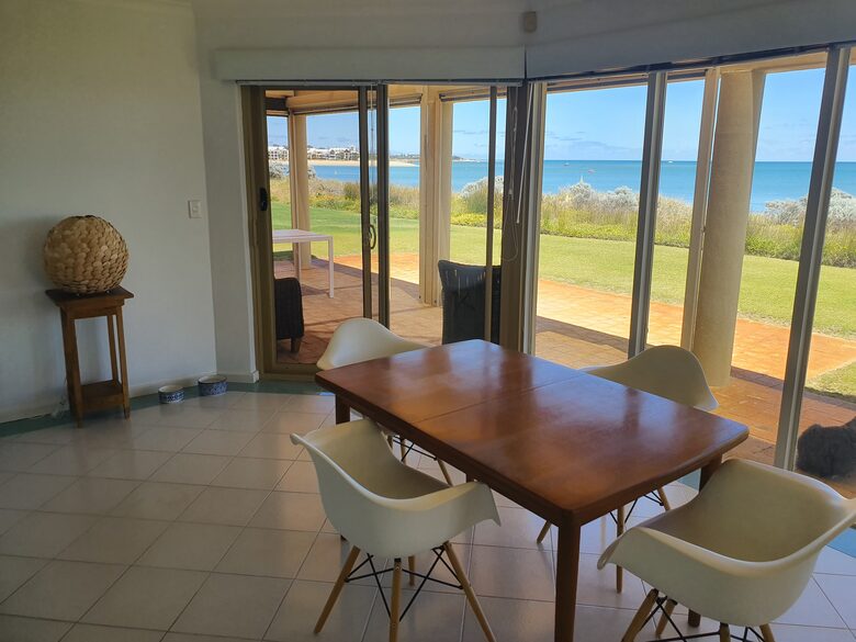 Beach Front House - Mandurah, Australia