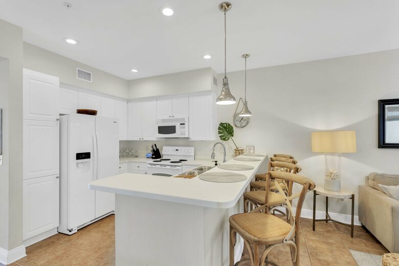 Charming 2 Bedroom 30A Beach Retreat - Santa Rosa Beach, Florida