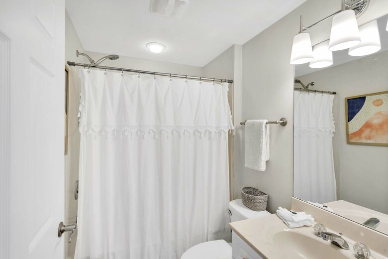 Charming 2 Bedroom 30A Beach Retreat - Santa Rosa Beach, Florida