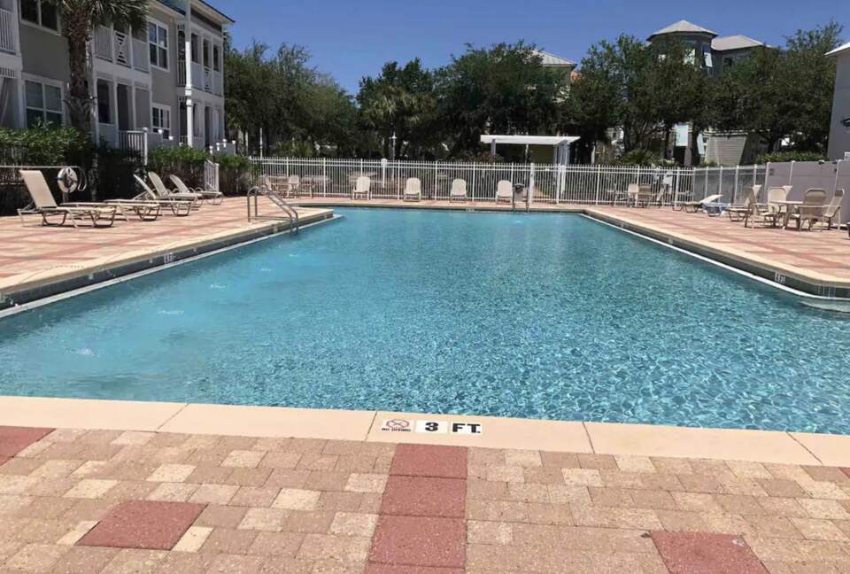 Charming 2 Bedroom 30A Beach Retreat - Santa Rosa Beach, Florida