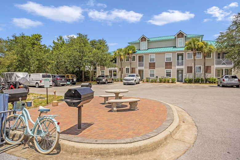 Charming 2 Bedroom 30A Beach Retreat - Santa Rosa Beach, Florida