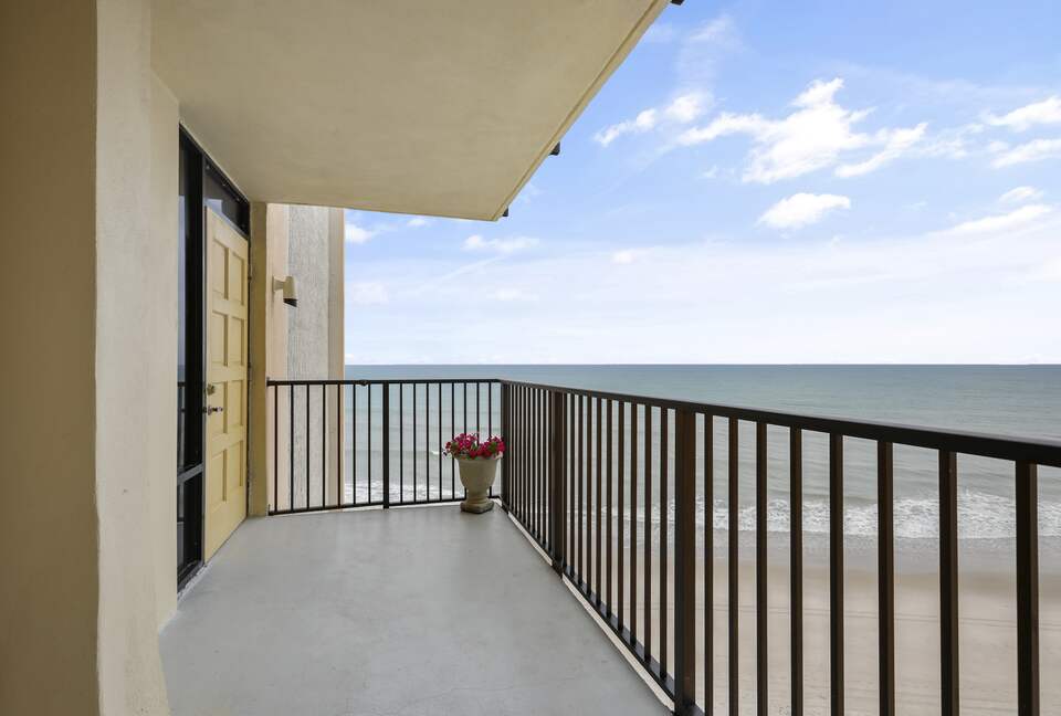 Direct Oceanfront with Rocket Launch Views - Florida 7th FL Condo - 1 hour to Disney - Satellite Beach, Florida