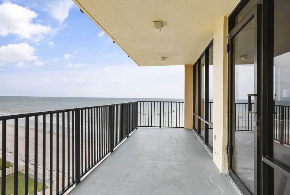 Direct Oceanfront with Rocket Launch Views - Florida 7th FL Condo - 1 hour to Disney - Satellite Beach, Florida