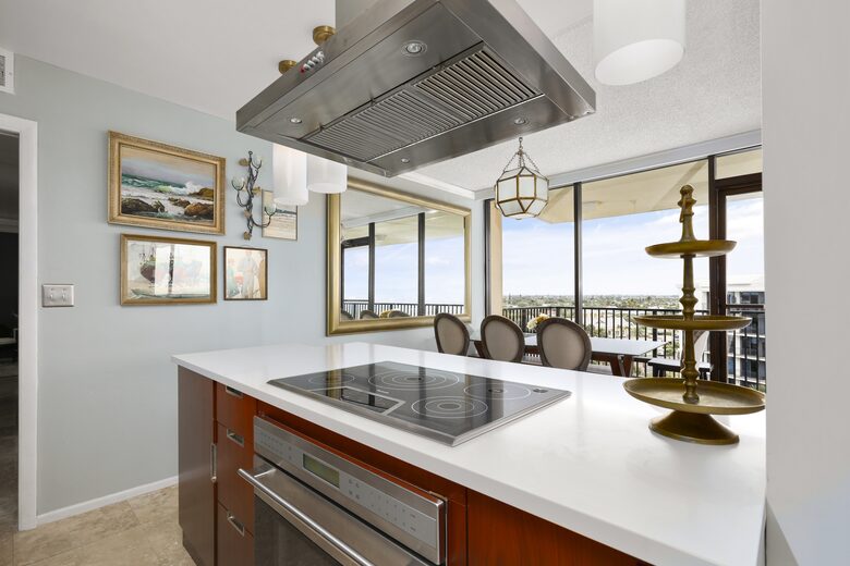 Direct Oceanfront with Rocket Launch Views - Florida 7th FL Condo - 1 hour to Disney - Satellite Beach, Florida