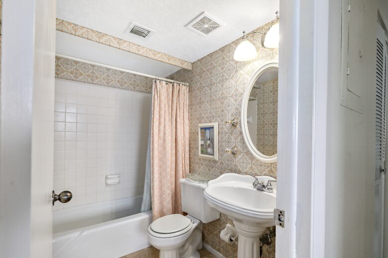 Direct Oceanfront with Rocket Launch Views - Florida 7th FL Condo - 1 hour to Disney - Satellite Beach, Florida