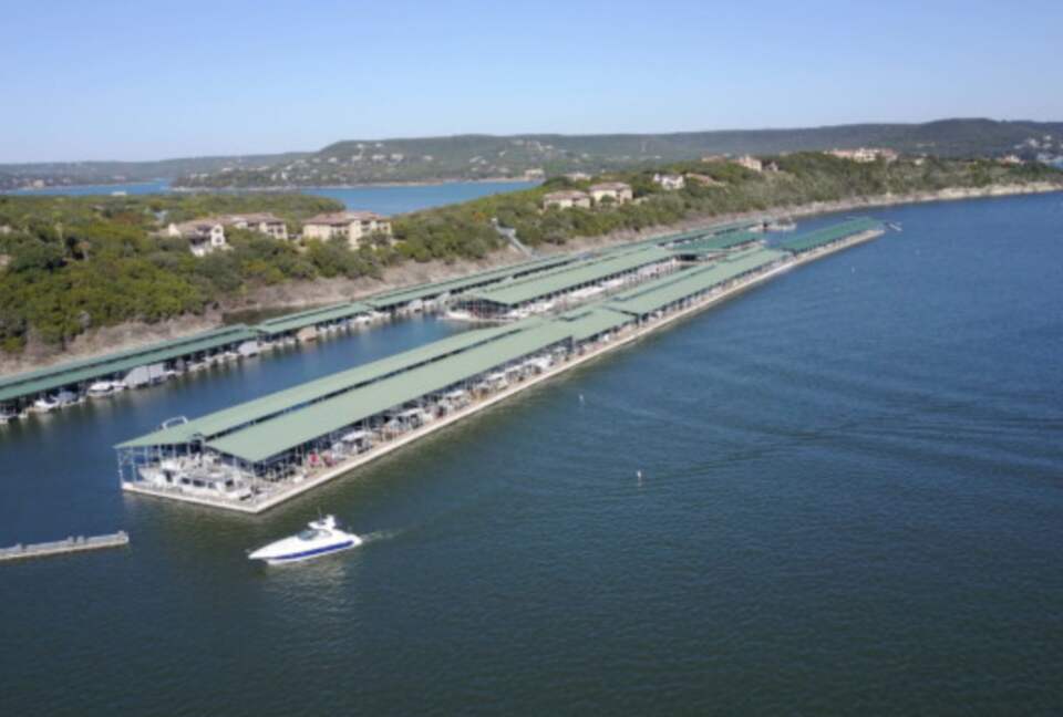 New and Chic Luxury Home | Pool Table | Home Theater - Lago Vista, Texas