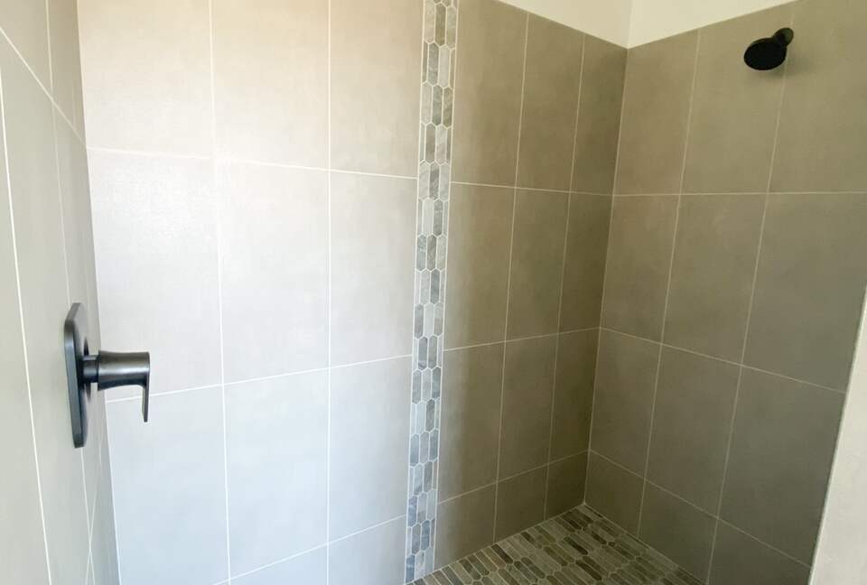 Stylish 3-bedroom Townhouse Near St. George with Hot Tub and Mountain Views - Santa Clara, Utah