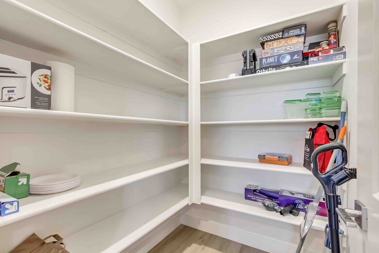 Stylish 3-bedroom Townhouse Near St. George with Hot Tub and Mountain Views - Santa Clara, Utah