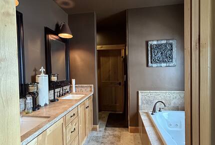 Tahoe-Style Designer Home - Truckee, California