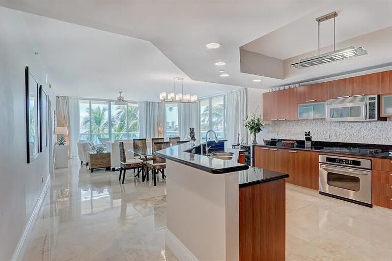 Palm Beach Marina Grande Retreat - Riviera Beach, Florida