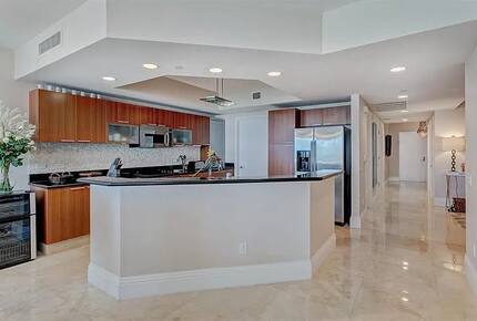 Palm Beach Marina Grande Retreat - Riviera Beach, Florida