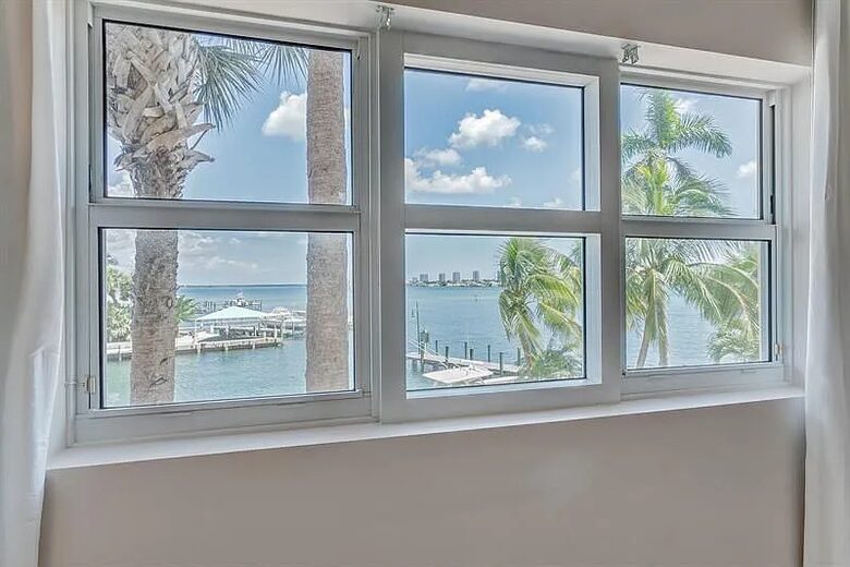 Palm Beach Marina Grande Retreat - Riviera Beach, Florida