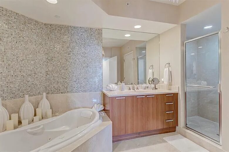 Palm Beach Marina Grande Retreat - Riviera Beach, Florida