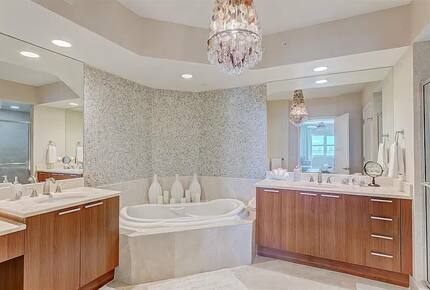 Palm Beach Marina Grande Retreat - Riviera Beach, Florida