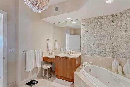 Palm Beach Marina Grande Retreat - Riviera Beach, Florida