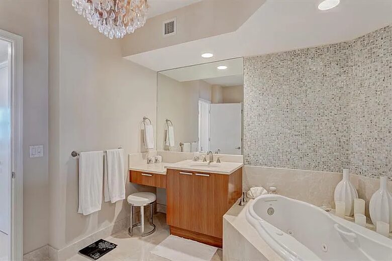 Palm Beach Marina Grande Retreat - Riviera Beach, Florida