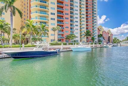 Palm Beach Marina Grande Retreat - Riviera Beach, Florida