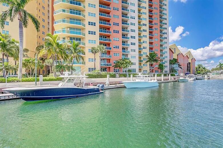 Palm Beach Marina Grande Retreat - Riviera Beach, Florida