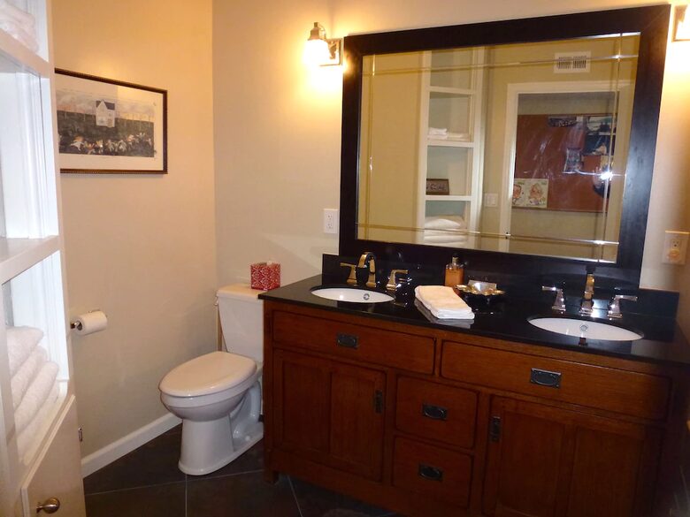 Amazing River Retreat Overlooking the Sacramento River - Anderson, California