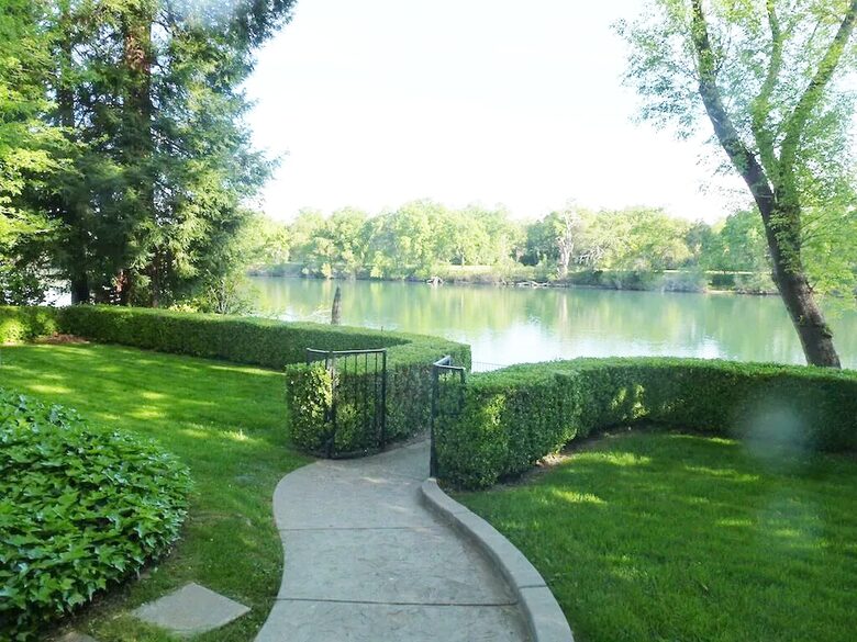 Amazing River Retreat Overlooking the Sacramento River - Anderson, California
