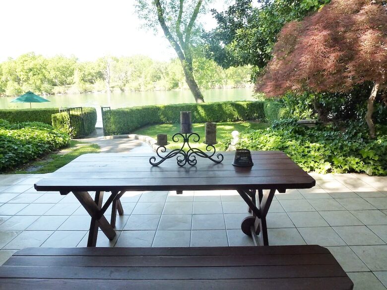 Amazing River Retreat Overlooking the Sacramento River - Anderson, California