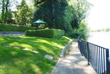 Amazing River Retreat Overlooking the Sacramento River - Anderson, California