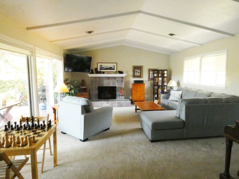 Amazing River Retreat Overlooking the Sacramento River - Anderson, California