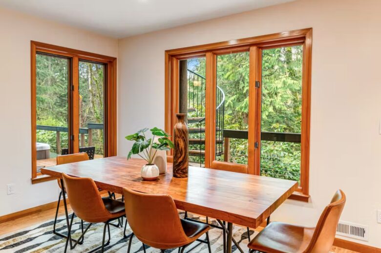 Bainbridge Island Beauty with an Indoor Pool - Bainbridge Island, Washington