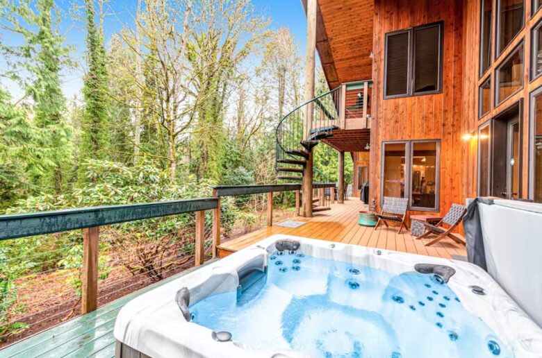 Bainbridge Island Beauty with an Indoor Pool - Bainbridge Island, Washington