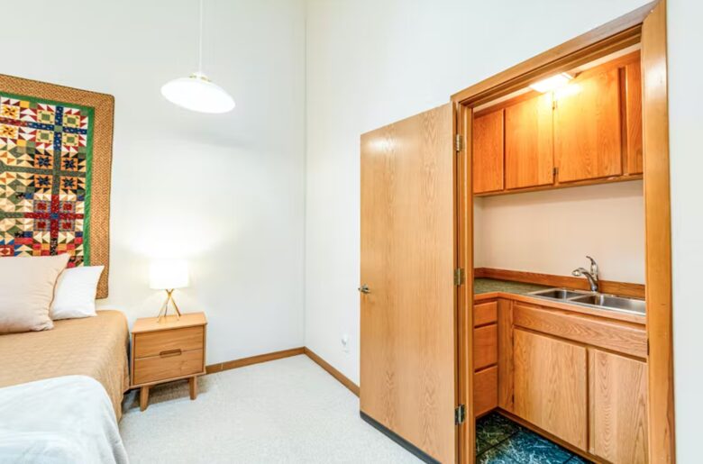 Bainbridge Island Beauty with an Indoor Pool - Bainbridge Island, Washington