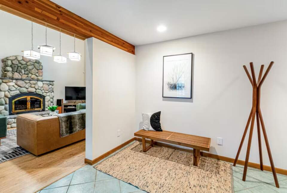 Bainbridge Island Beauty with an Indoor Pool - Bainbridge Island, Washington