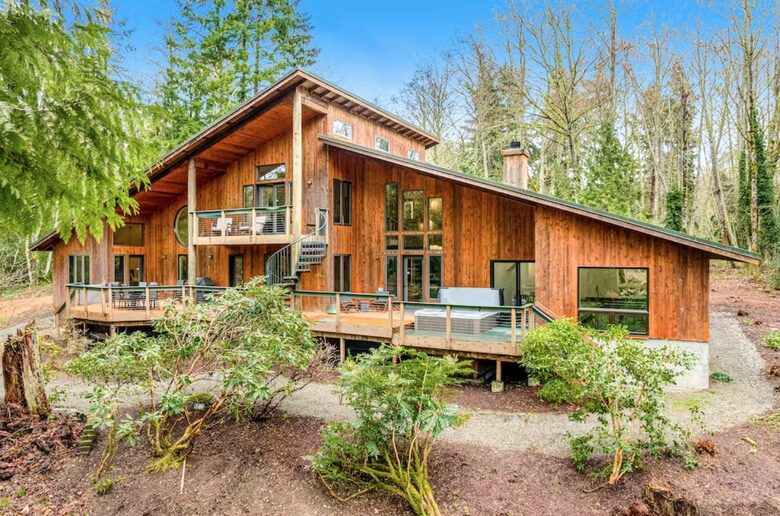 Bainbridge Island Beauty with an Indoor Pool - Bainbridge Island, Washington