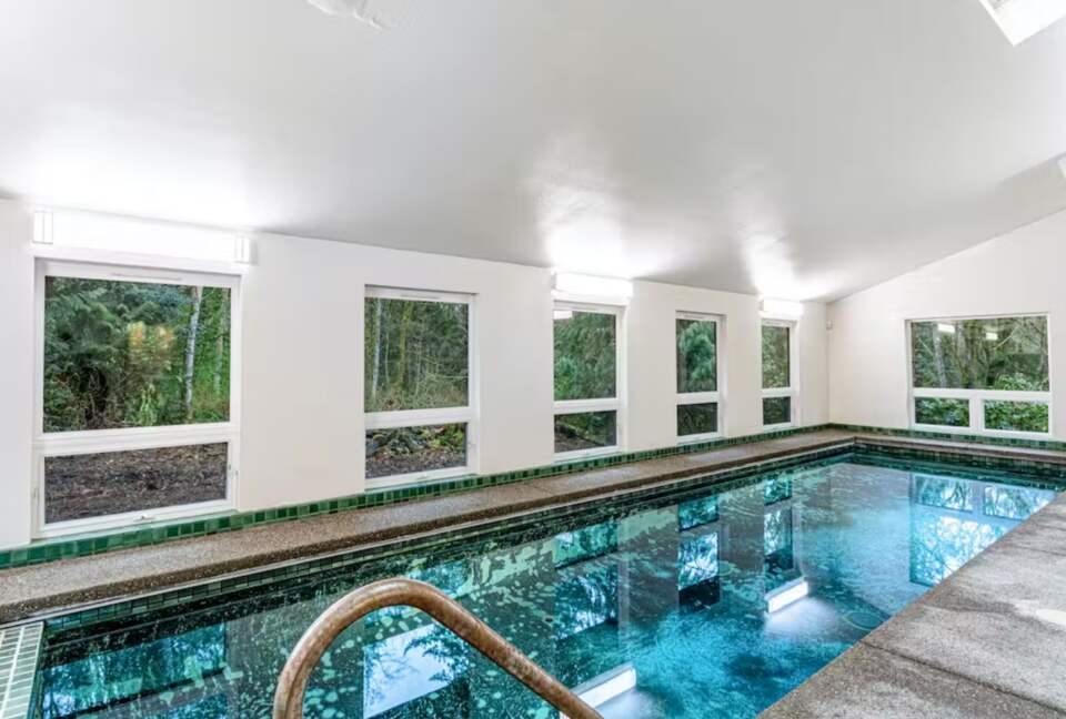 Bainbridge Island Beauty with an Indoor Pool - Bainbridge Island, Washington