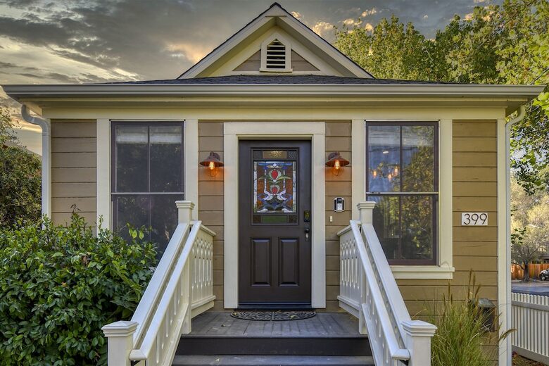 Classic Napa Downtown Cottage - Napa, California